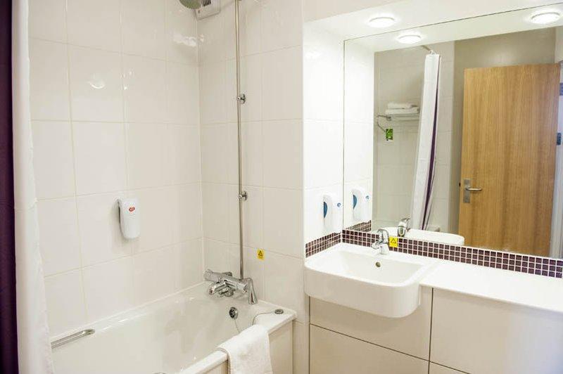 Premier Inn London Ілфорд Екстер'єр фото