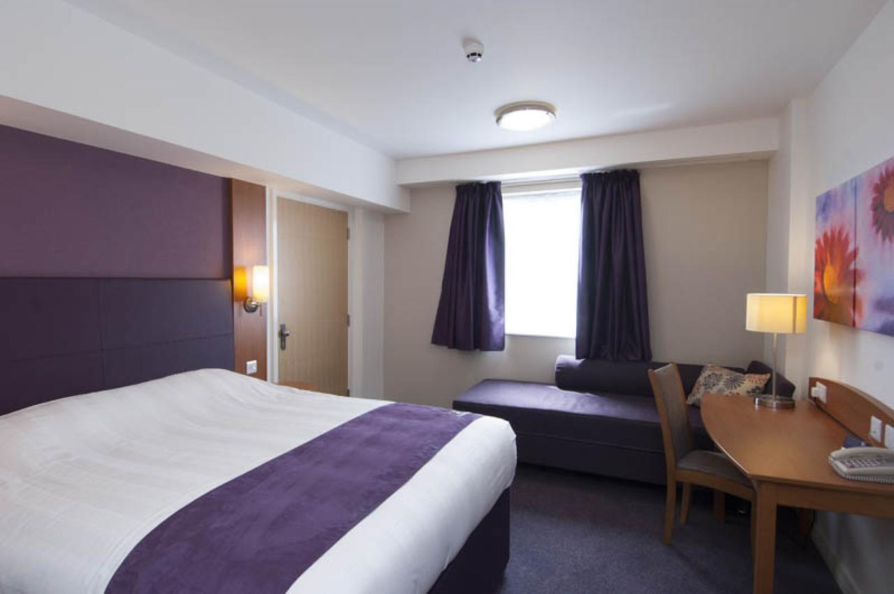 Premier Inn London Ілфорд Номер фото