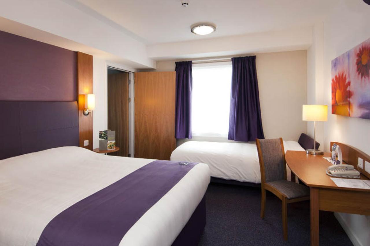 Premier Inn London Ілфорд Номер фото