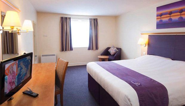 Premier Inn London Ілфорд Екстер'єр фото